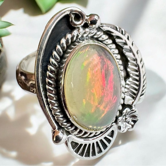 Elegant Ethiopian Fire Opal Sterling Silver Ring (8) - Picture 3 of 12